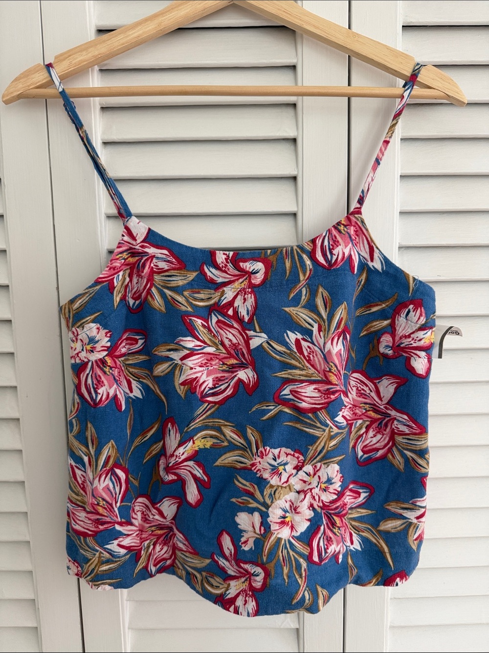 2026 edit A New Day, Floral Blue Spaghetti-Strap Camisole Tank XS
